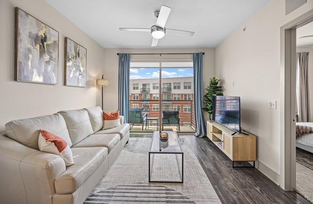 Serene 1BR Apt with Fitness room, Pool and Free parking