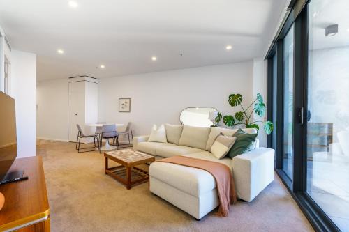 Serene 2BR Apt in the Radiant City of Civic - Hosted by Canstay