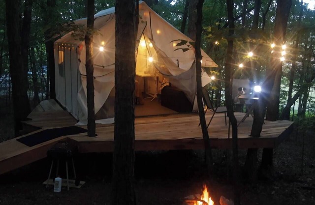 Serene 7 Treehouse Tent tranquil romantic getaway!
