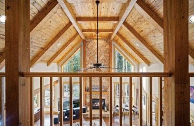 Serene Escape 5 miles to Main St; great for large groups or families!