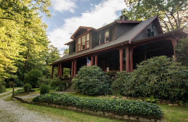Serene Flat Rock Farmhouse Getaway