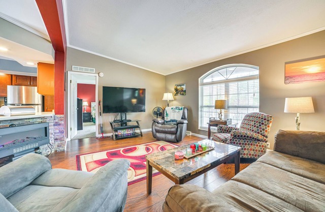 Serene Presque Isle Harbor Home on Sunrise Side!