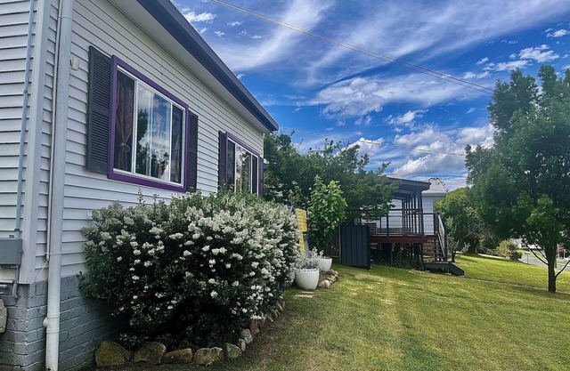 Serenity - a peaceful cottage 5 minutes drive to the centre