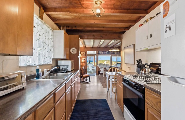 Serenity Beach | 6 Bed, 2 Bath