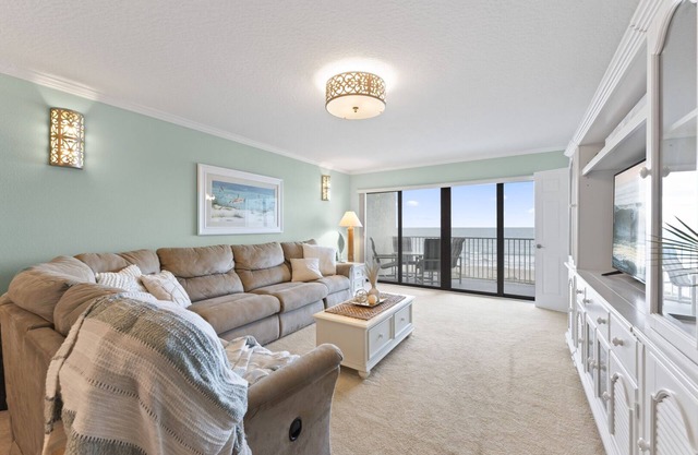 Serenity by the Sea Direct Ocean Front Oasis w/Pool & Hot tub!