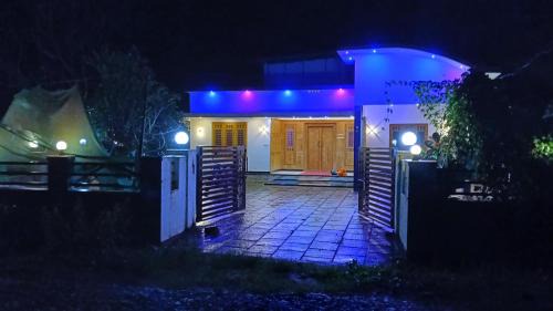 Service villa