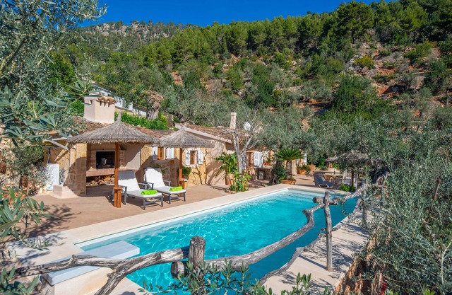 SES BEGUDES - Beautiful chalet with private pool and stunning mountain views. Free WiFi.