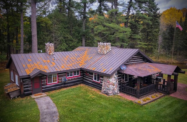 Shadowland River Lodge on Boardman River - Pet Friendly - Acreage - Private