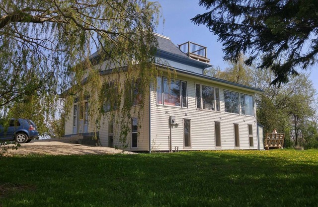Shamrock Beach Cottage near Ontario's sandy west coast!