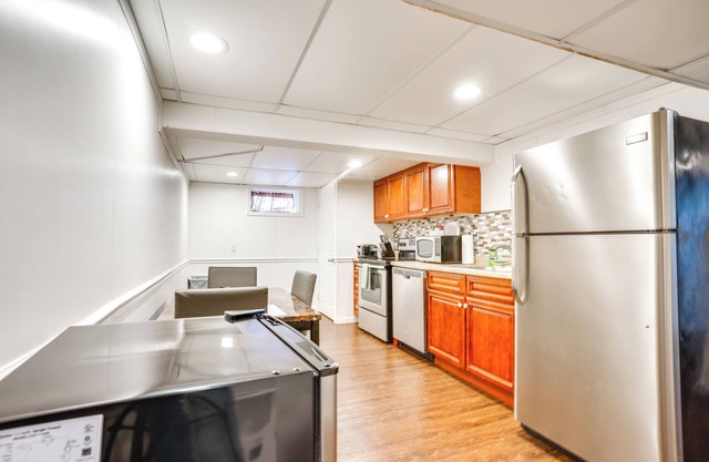 Shared Yard, 4 Mi to NYC: Englewood Apartment!