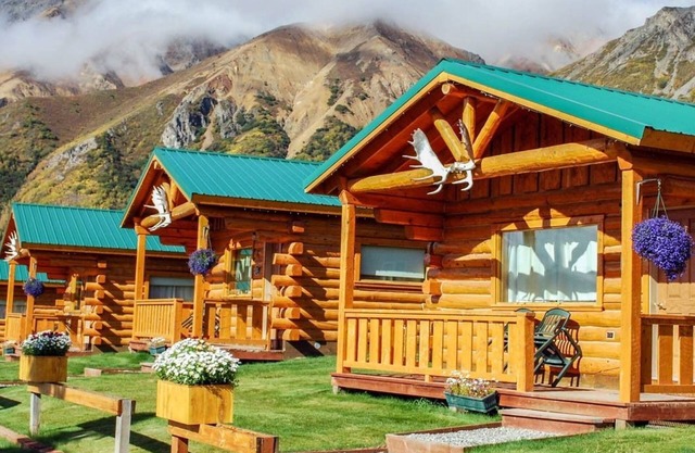 Sheep Mountain Lodge