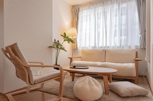 SHIKA HOME 横浜中華街-高級ファミリーカップル向けワイドキングベットホームシアター駅徒歩4分 長期滞在者向け定期清掃サービス Luxury Family CoupleRoom with Home Theater 2m Large Bed 4min to Station