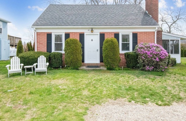Shore To Please - Enjoy A Relaxing Getaway In Bonnet Shores 3 Bedroom Home by Redawning