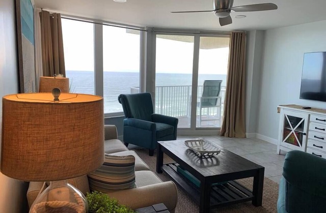 Shores Club 1006 - Daytona Beach Shores -Oceanfront with Views of the Atlantic O