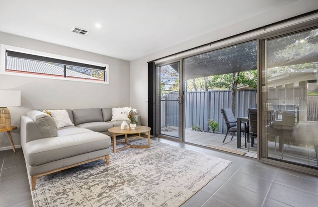 Short & long stay options. 3 bedrooms. Free Wi-Fi.