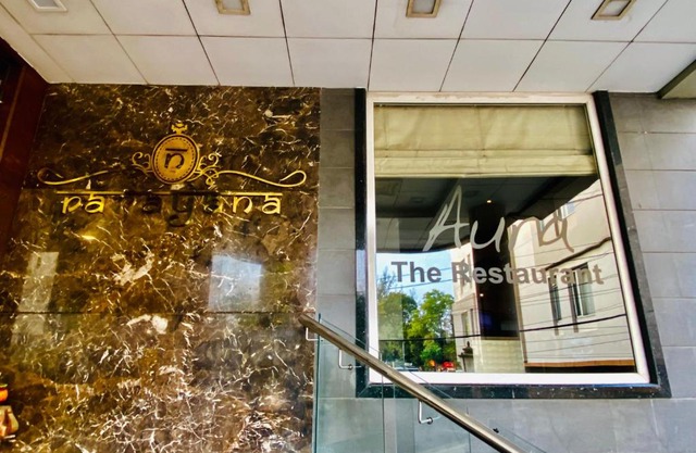 Shri Nara hotel