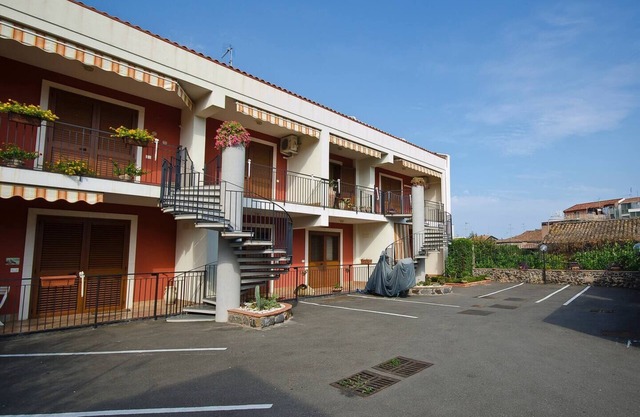 Sicily apartment near the sea, between the Etna volcano, Taormina, Syracuse