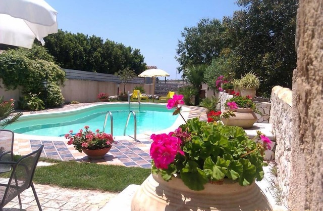 Sicily - Typical holiday villa with swimming pool 6/8 Pax