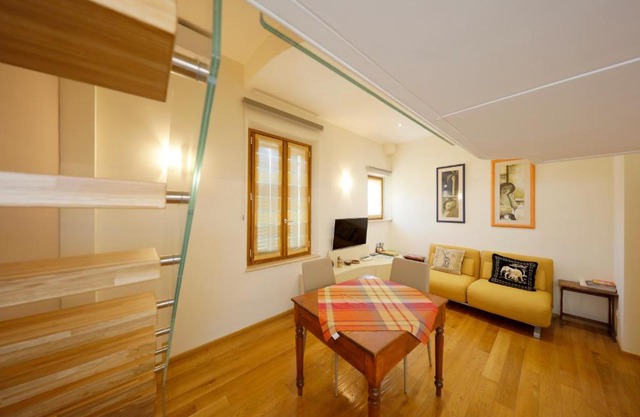 Siena UpTown - Sabrina's Cozy Apartment