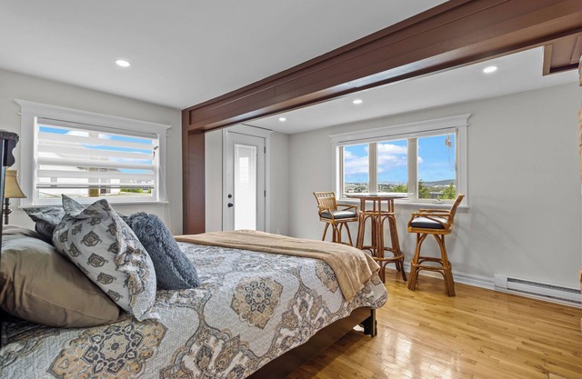 Signal Hill Getaway | 2BR | Parking