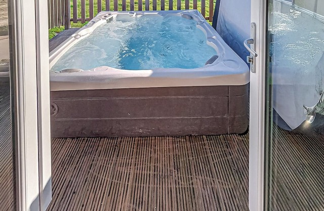 Signature Spa Six Pet