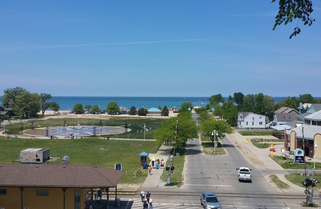 Silver Beach Beach House - downtown St. Joseph Mi
