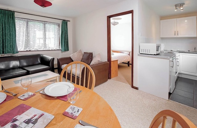 Silver Bungalow 2 (sleeps 4)