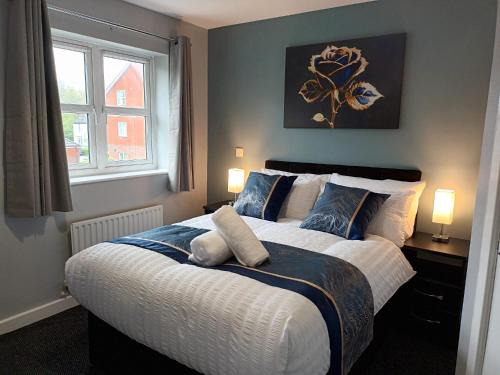 Silverlight's Place - 2BR Home in Central Oldbury