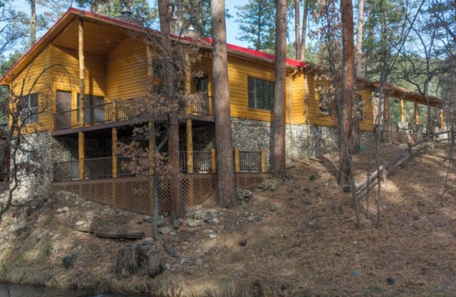 Singing Pines - Huge Cabin Perched High Atop the Rio Ruidoso