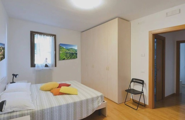 Single house with parking space and garden