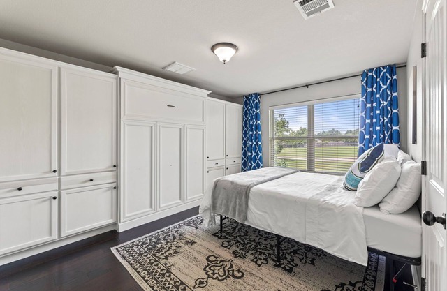 Single Story｜Cozy 3B｜Garage & Parking Spot｜Pet-Friendly｜Fenced Backyard #42126