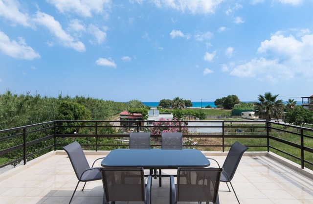 Sirens House (Christianna Skandali & Antonis)