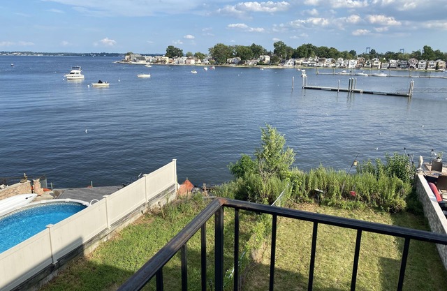 Sittin' on the Dock of the Bay
