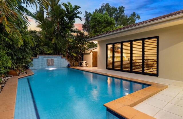 Six Beachside With Tropical Heated Pool
