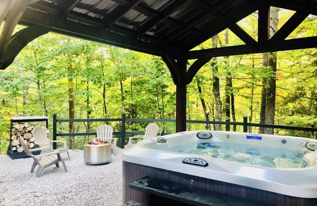 Ski House at Okemo - 5 bedroom - hot tub