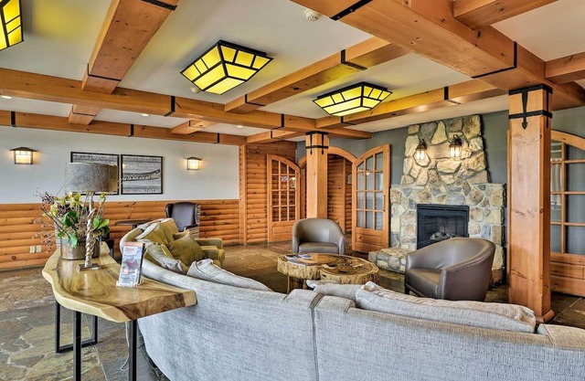 Ski-In/Out Studio on Mont Tremblant w/ Amenities!