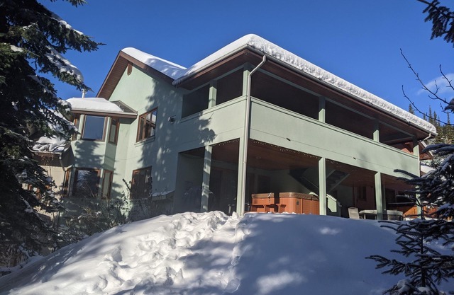 Ski In, Ski Out 2 Bed/2 Bath Condo