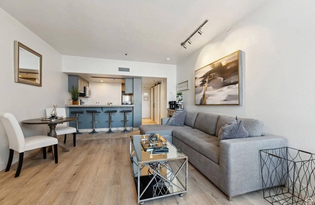 Ski-in/Ski-out: BEST LOCATION w/Pool, Hot Tub, Parking, Base Village at PCMR