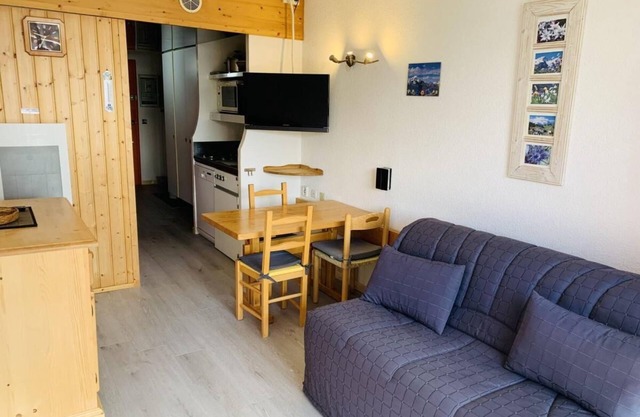 Ski-in/ski-out & foot of the slopes, 4th floor, view ski slopes, balcony, tv, 22m², Les Arcs