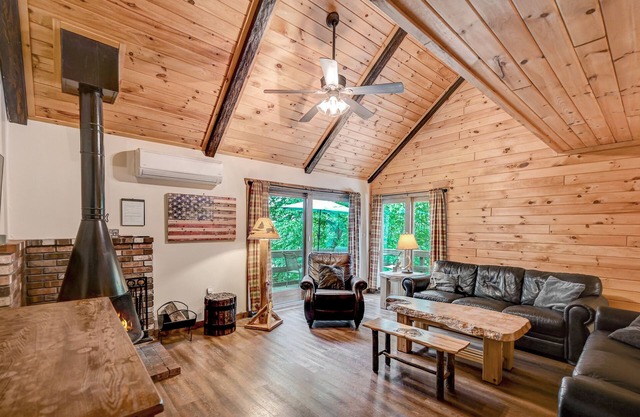 Ski On/Off Camelback,Snowtubing,Pool,Waterparks,Paintball,Casino,Tennis,Zip-Line