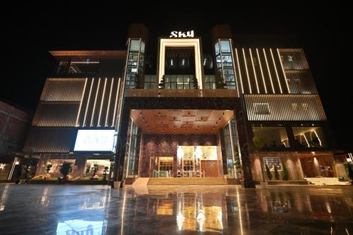SKY HOTEL& Resort