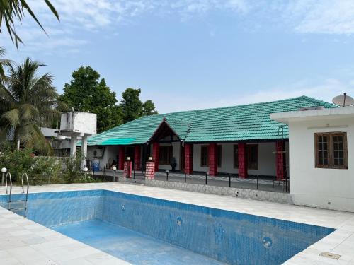 Sky Vibes-The Village Resort