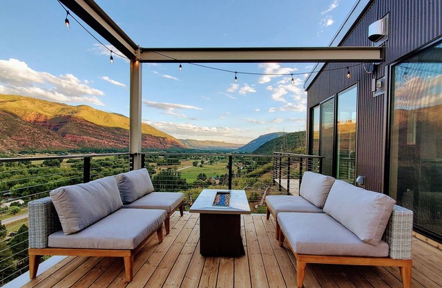 SKYHOUSE BASECAMP modern+views+explore+adventuren