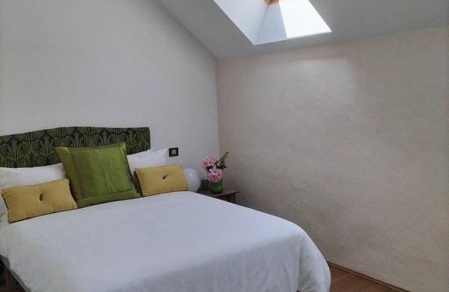 Skylight Room All Inclusive Solo Female