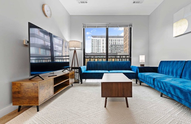 Sleek 2BR/2BA Condo in assembly with Stylish Décor