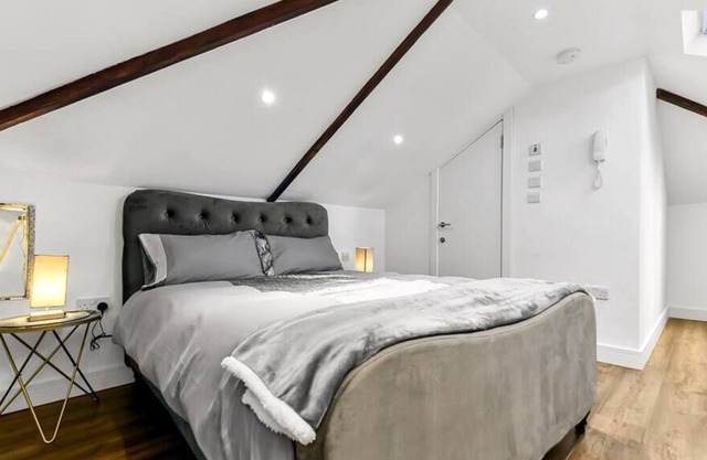 Sleek and Modern Studio with Minimalist Vibe