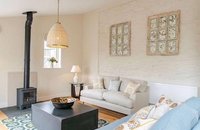 Sleeps 4, Dog friendly, Perfect retreat for families