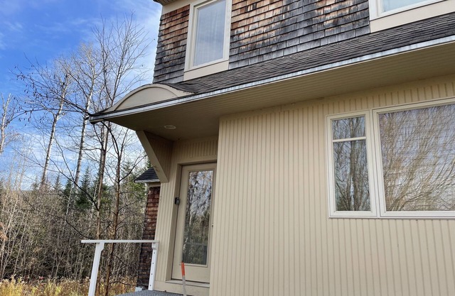 Slope side, Cozy ski in/out Sugarloaf Condo