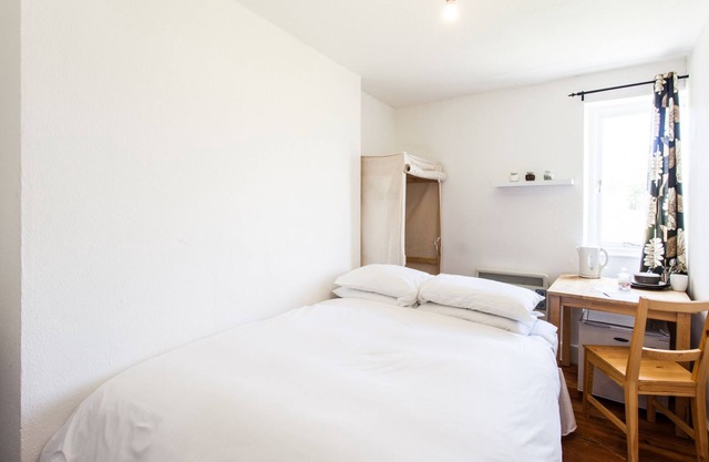 Small Single Room with Shared Bathroom