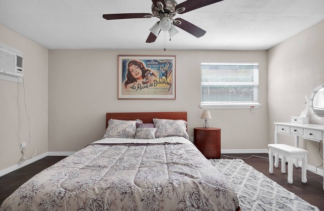 Smart Saver Townhouse, Close 2 NAS Jax, Long-Term
